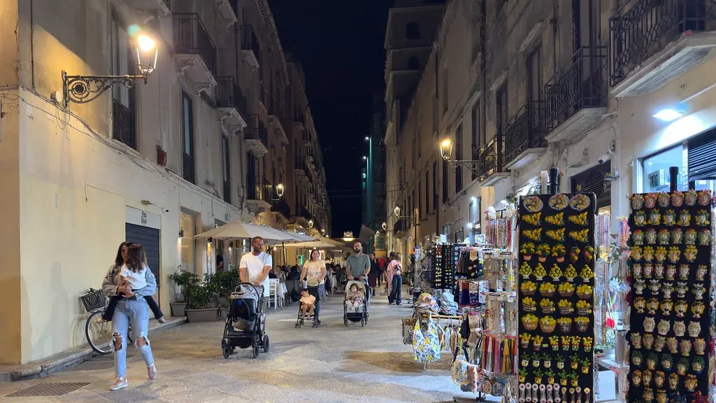 The Italian Passeggiata: Evening Strolls as Social Ritual (Image Credits: Flickr)