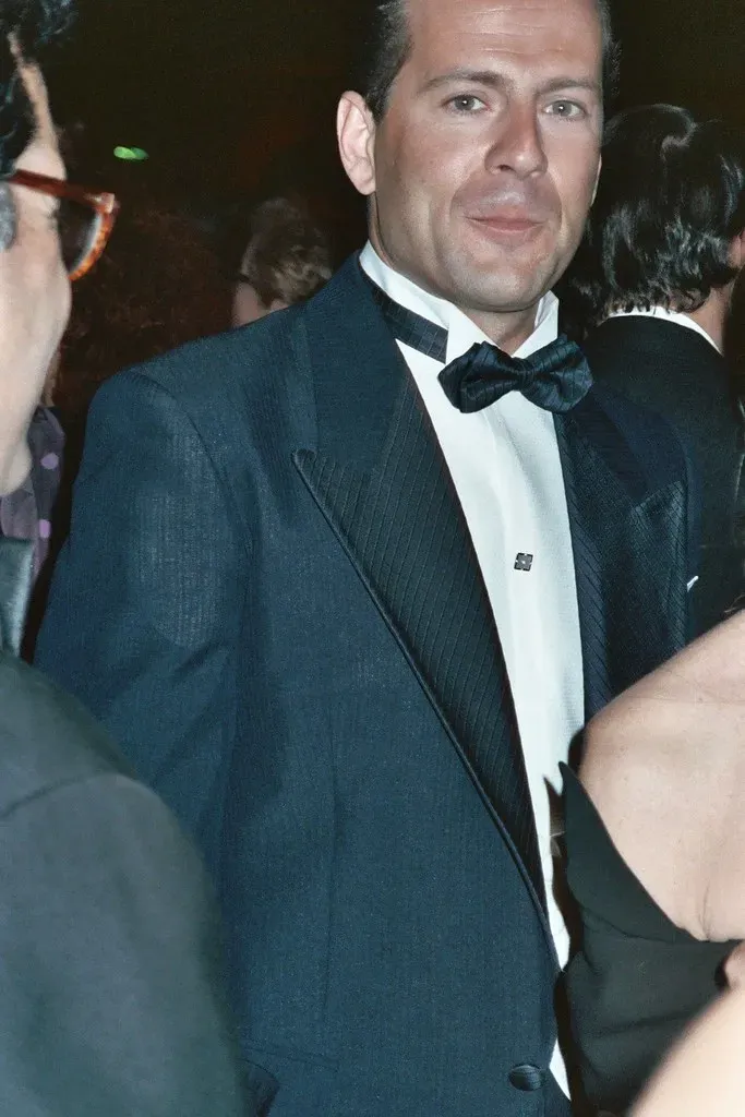 The Reality Shatter: "The Sixth Sense" (1999) (Alan Light, Flickr, CC BY 2.0)
