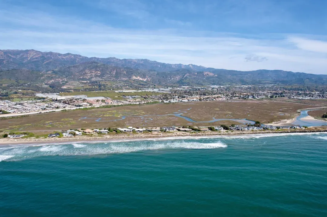 Managing the Vacant Coastal Property (Image Credits: Unsplash)