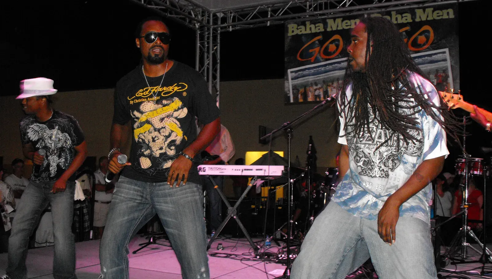 5. Who Let the Dogs Out by Baha Men (Image Credits: Wikimedia)