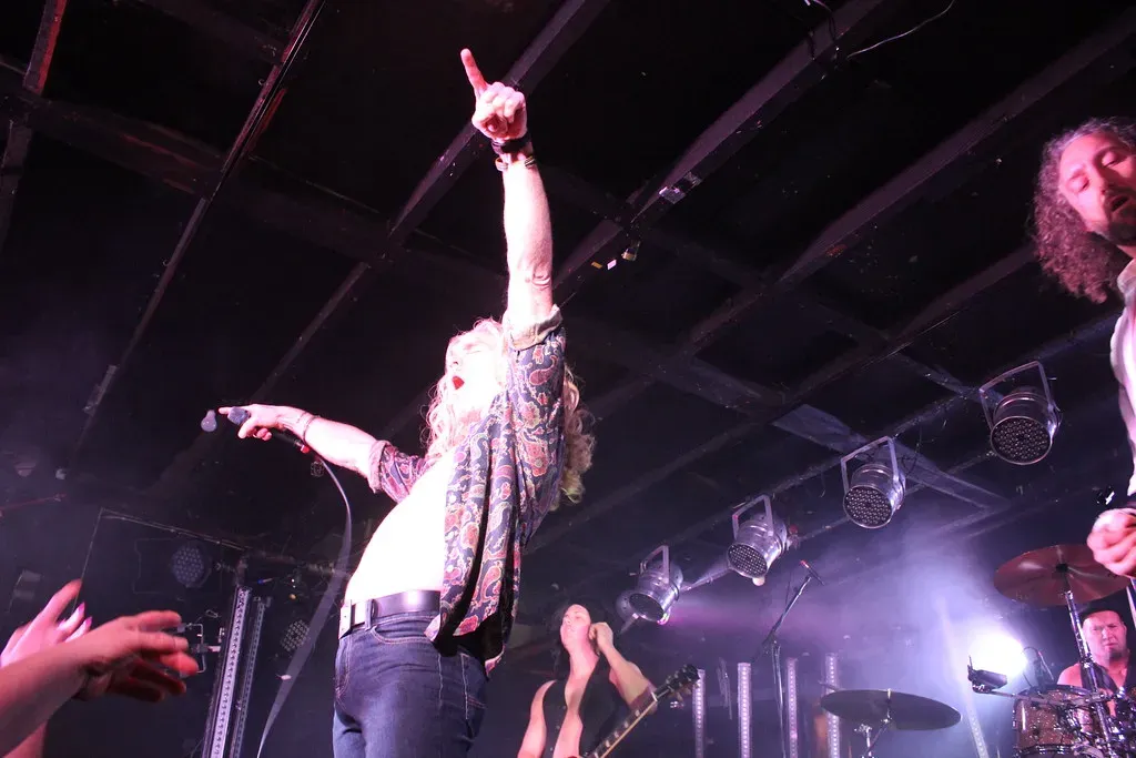 13. "When the Levee Breaks" by Led Zeppelin (1971) – Rock's Most Sampled Masterpiece (Wendy Collings / Many Hands Lighting, Flickr, CC BY-SA 2.0)