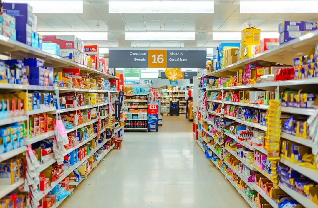 The Shawshank Redemption (1994): Red's Panic Attack in the Grocery Store (Image Credits: Unsplash)