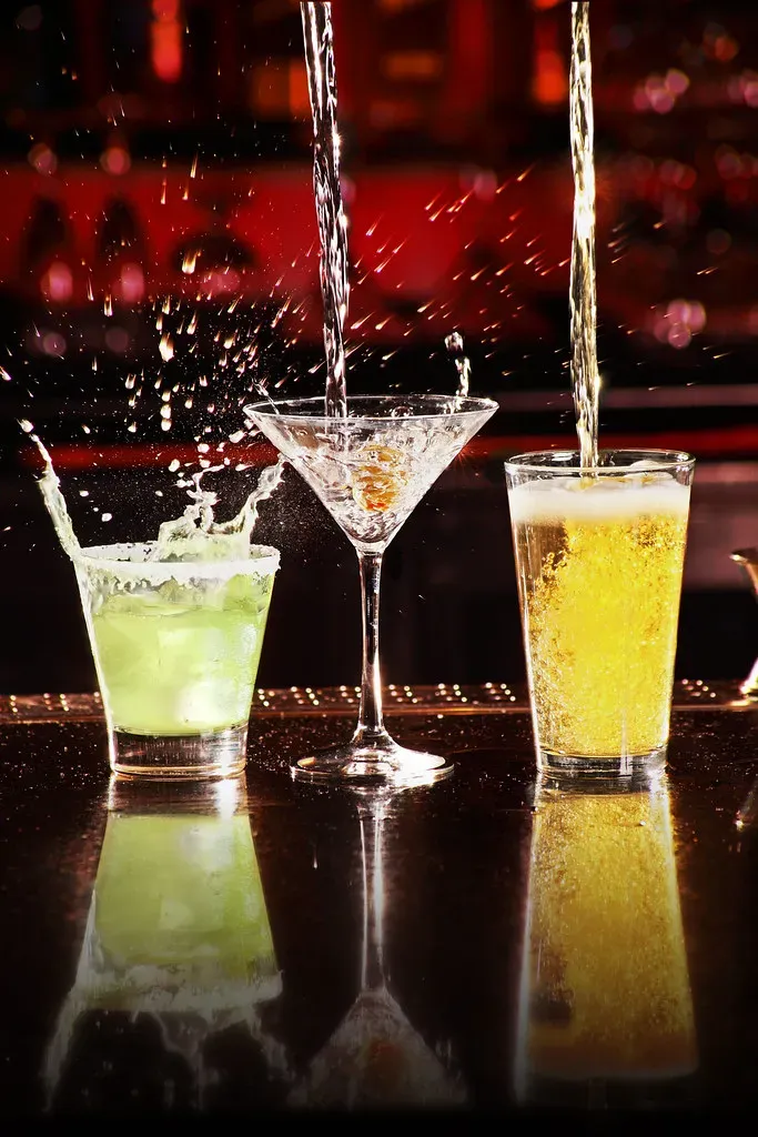 The Cabinet of Curiosities at Horseshoe: On-Strip Late-Night Value (Image Credits: Flickr)