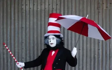 Bo Welch and The Cat in the Hat (Image Credits: Pexels)