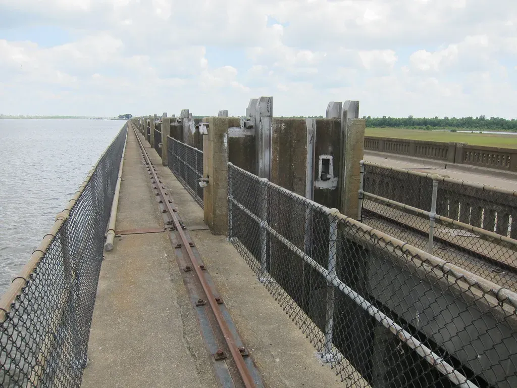 3. The Enormous Scale of the Infrastructure (tobo, Flickr, CC BY-SA 2.0)