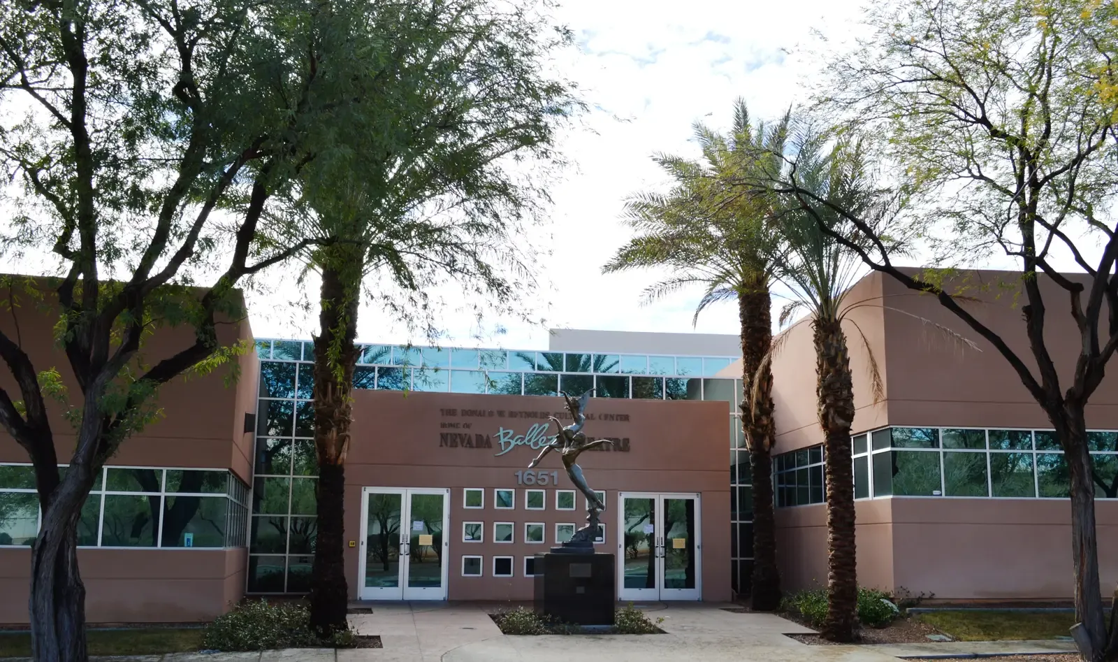 A Housing Shortage That Shows No Signs of Easing (Image Credits: Wikimedia)