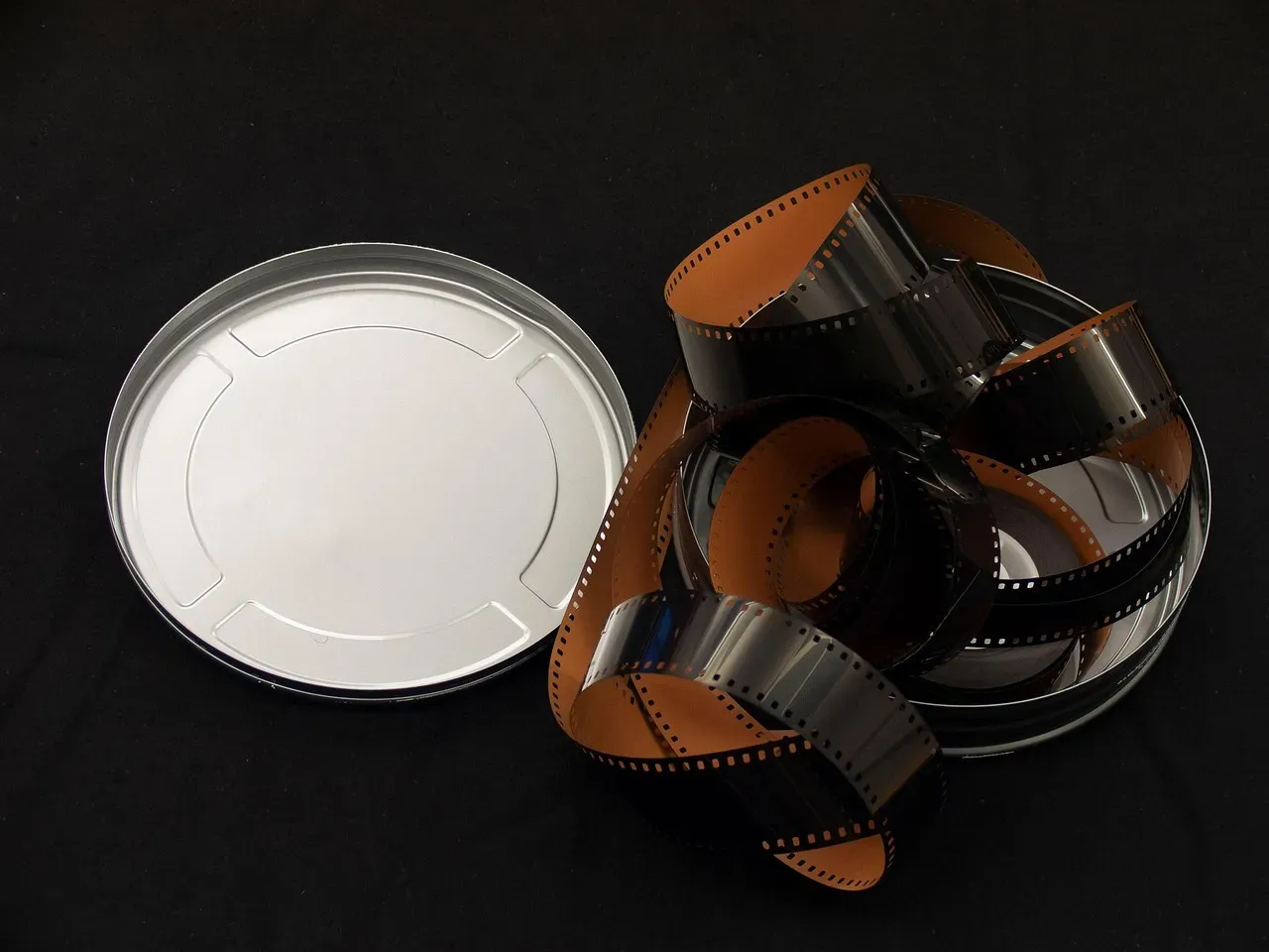 35mm Film Prints (Image Credits: Pixabay)