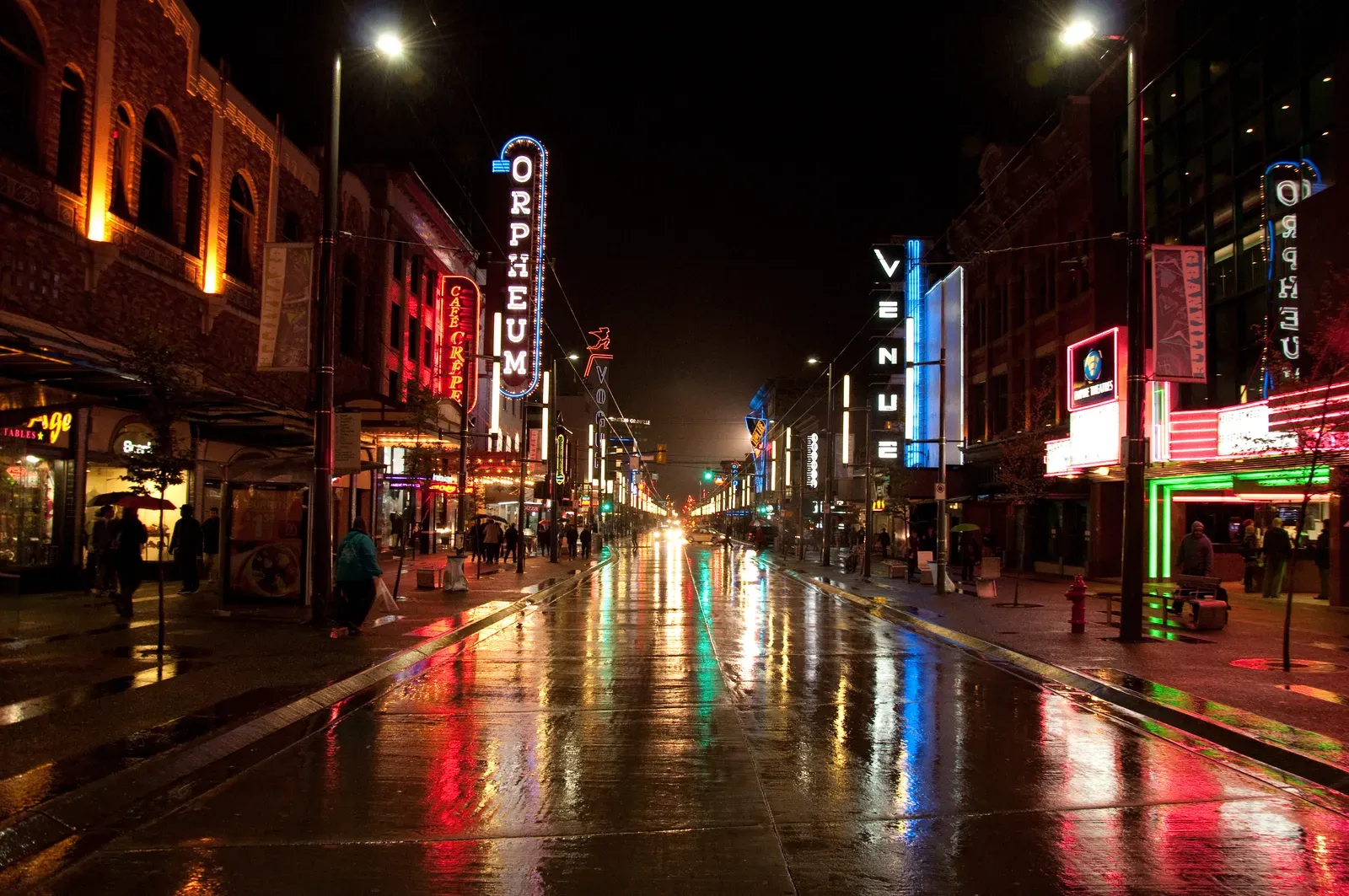 The X-Files (Rainy Tuesday Night on Granville

Uploaded by Skeezix1000, CC BY 2.0)