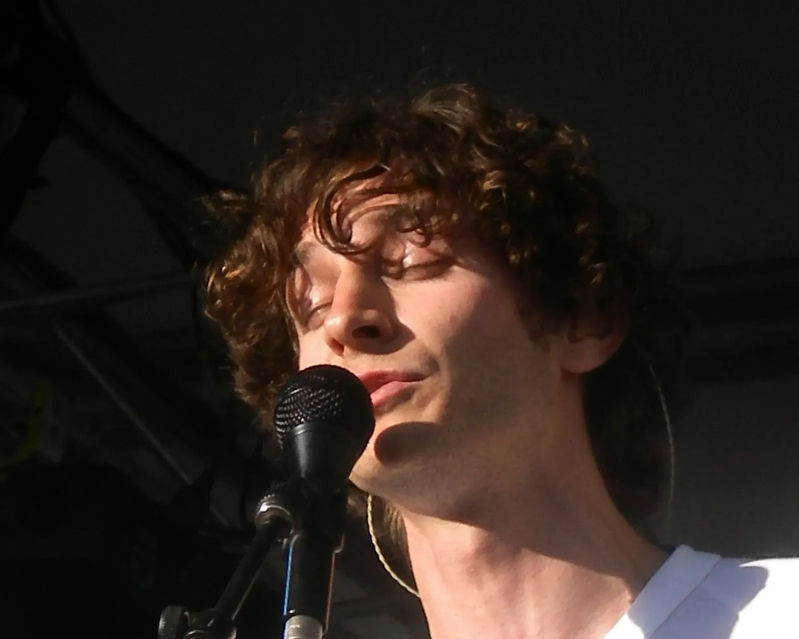 #2 - Gotye | "Somebody That I Used to Know" | Est. Net Worth: $10–65 Million (Image Credits: Wikimedia)