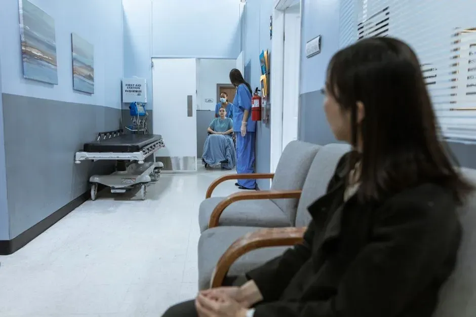 The Shining (1980): The Hospital Scene That Kubrick Physically Destroyed (Image Credits: Pexels)