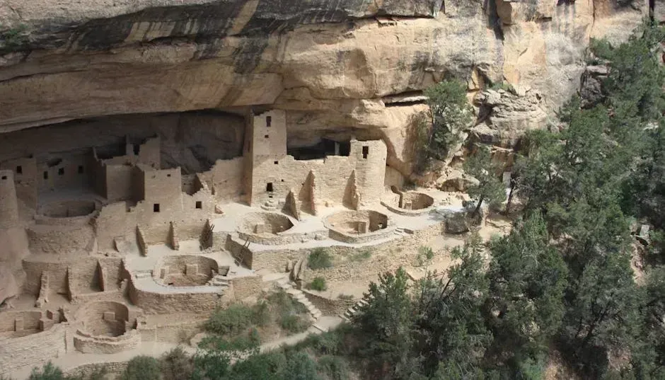 9. The Ancestral Puebloans: Cliff Cities Abandoned Overnight (Image Credits: Pexels)