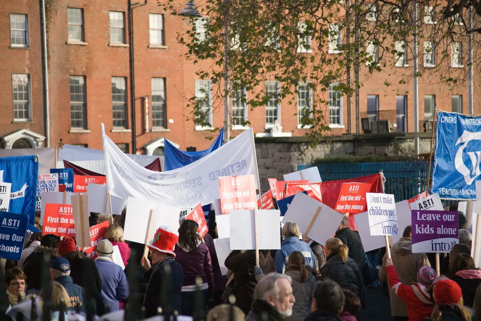 The $50 Million Problem Your Child's School Is Facing Right Now (Image Credits: Wikimedia)