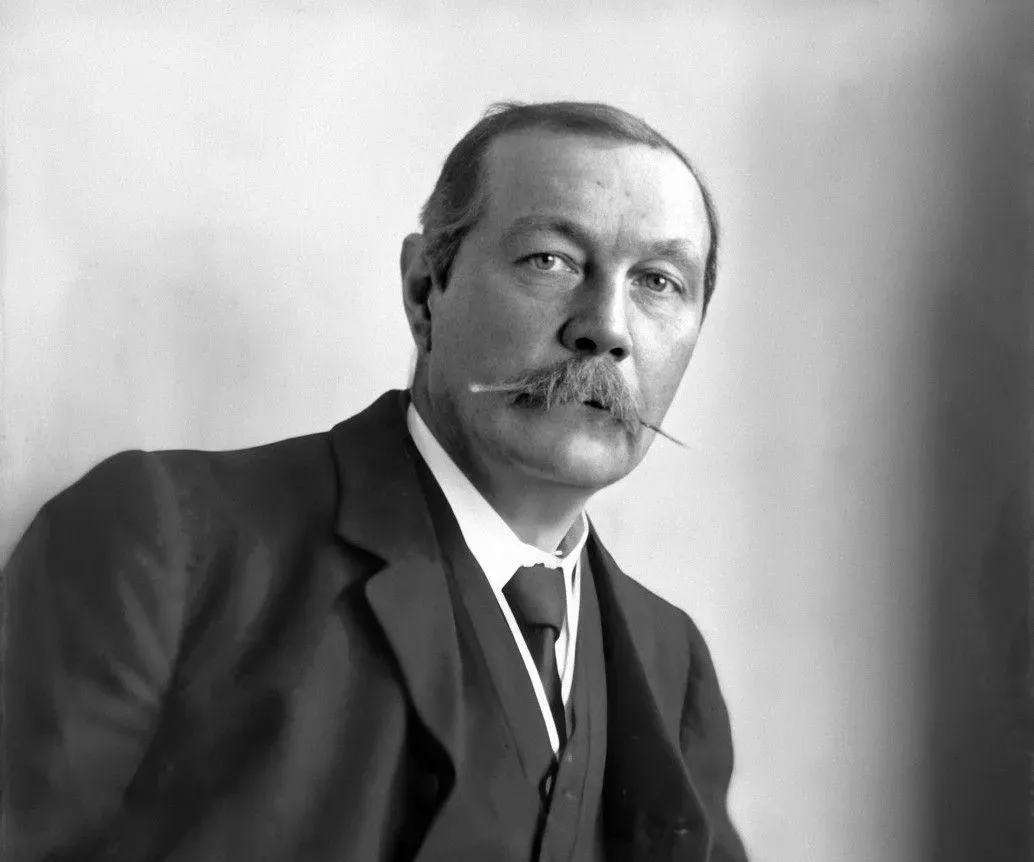 2. Arthur Conan Doyle (Image Credits: Wikimedia)