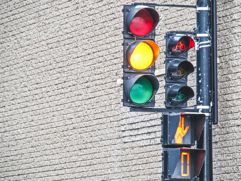 The Traffic Signal Reality on Sahara (Image Credits: Rawpixel)