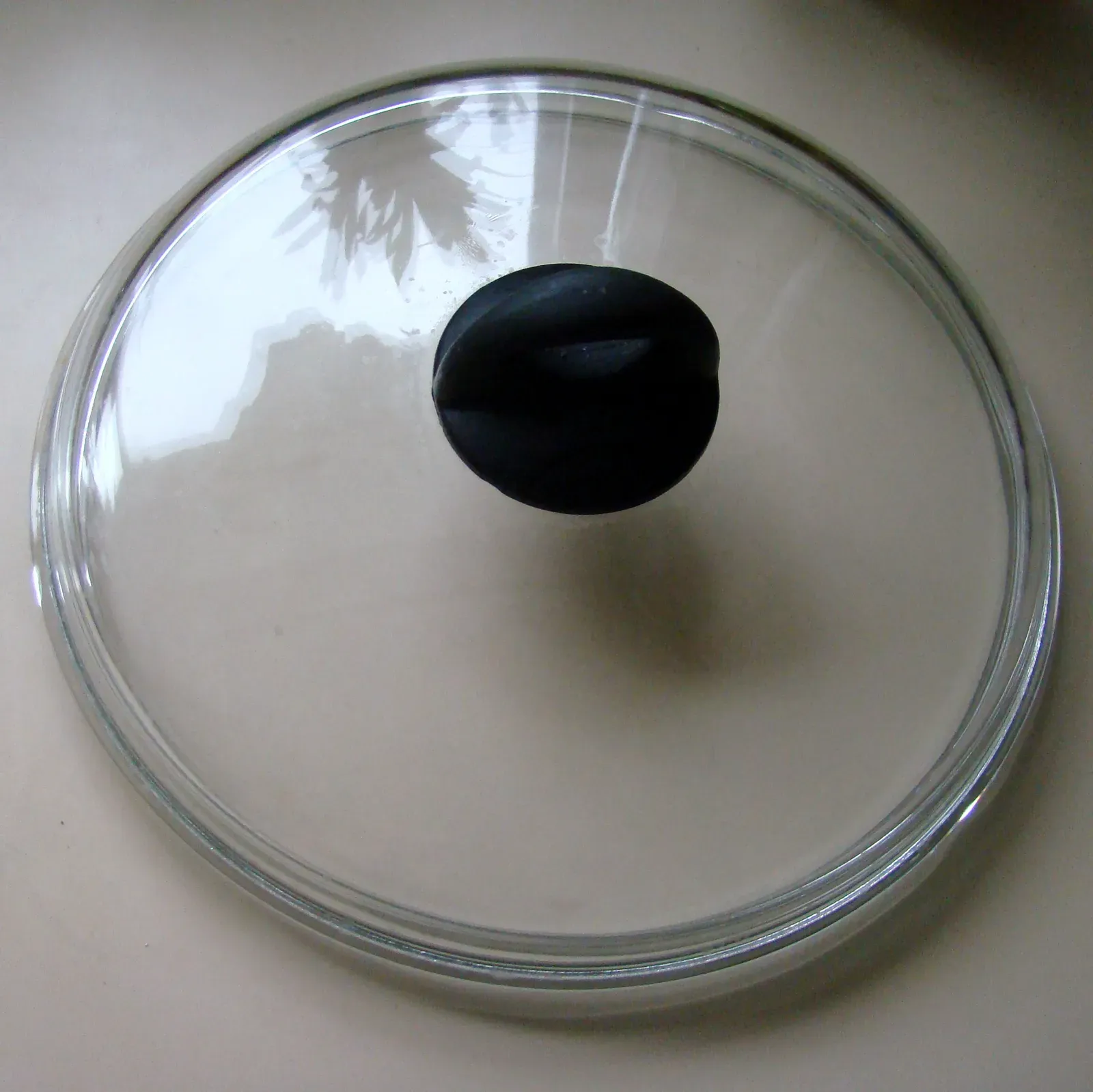 Teflon and a cylinder that wouldn't empty (free open public sources, CC BY-SA 4.0)