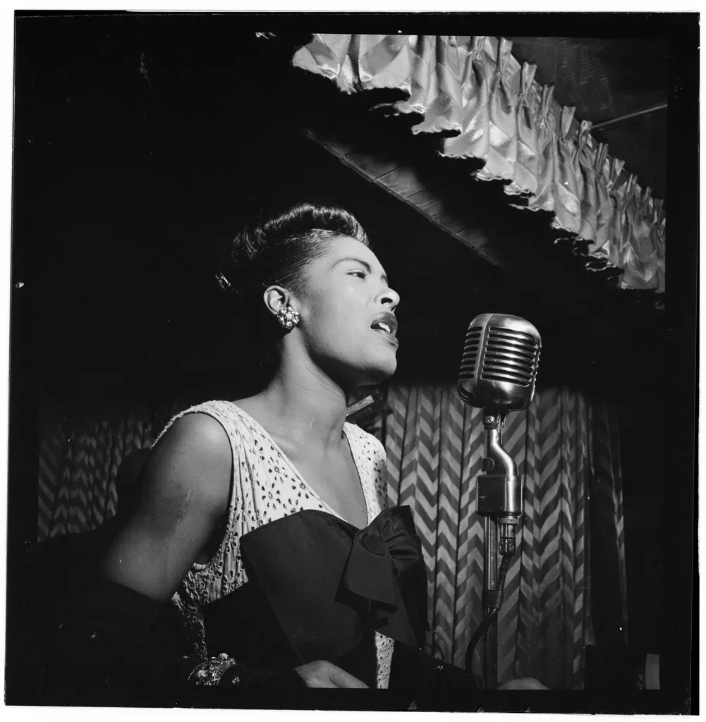 "Strange Fruit" - Billie Holiday (1939): Jim Crow, Lynching, and a Song That Frightened the Government (Image Credits: Rawpixel)