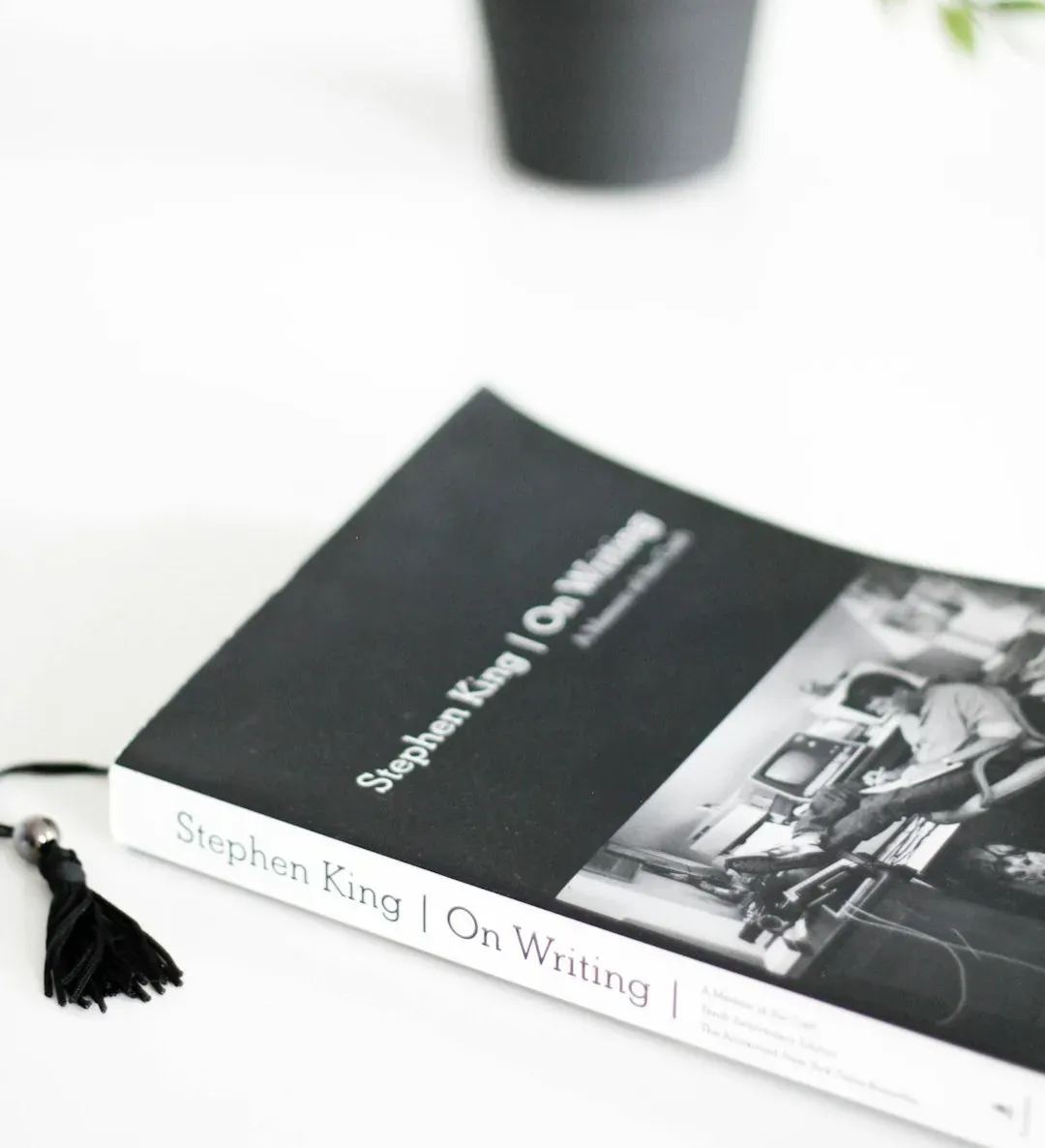 Stephen King and the Manuscript Rescued from the Trash - Carrie (1974) (Image Credits: Unsplash)