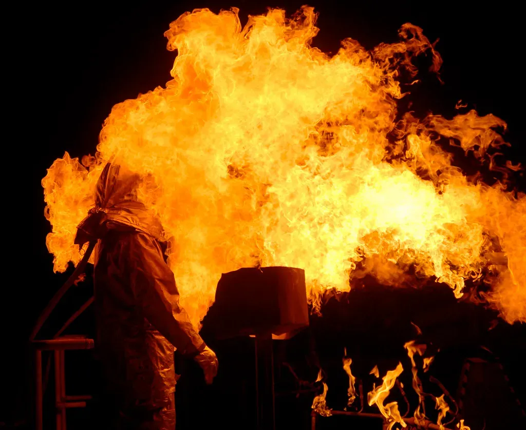 Burning Man (Nevada, USA): A City That Burns Itself Down (Interpretive Arson, Flickr, CC BY 2.0)