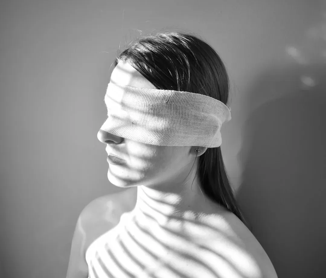 Blindness by José Saramago (Image Credits: Unsplash)