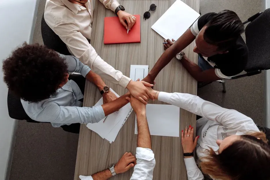 Collaborative filtering and the wisdom of other readers (Image Credits: Pexels)