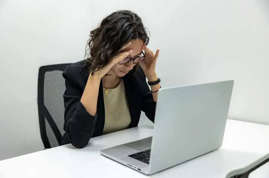 The Role of Imposter Syndrome in Author Self-Hatred (Image Credits: Pexels)