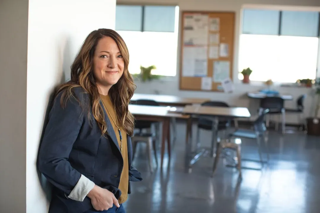 7. Carrie Henn - Newt from Aliens Becomes an Elementary School Teacher (Image Credits: Unsplash)