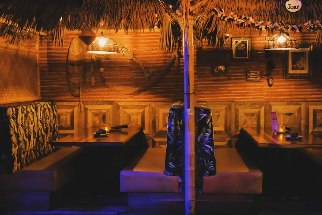 Frankie's Tiki Room: A 24-Hour Dive That Takes Its Theme Seriously (Image Credits: Unsplash)