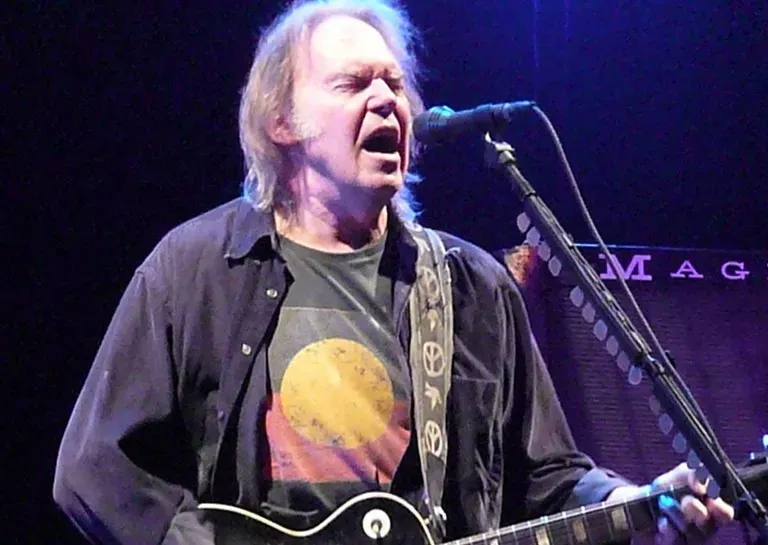 7. Neil Young, Trans (1982) (Image Credits: Wikimedia)