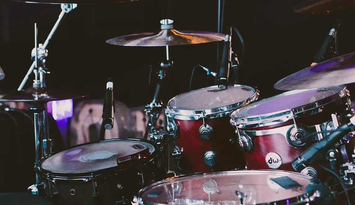 5. Daisy Jones and the Six by Taylor Jenkins Reid - For Road Trips with a Soundtrack (Image Credits: Pixabay)