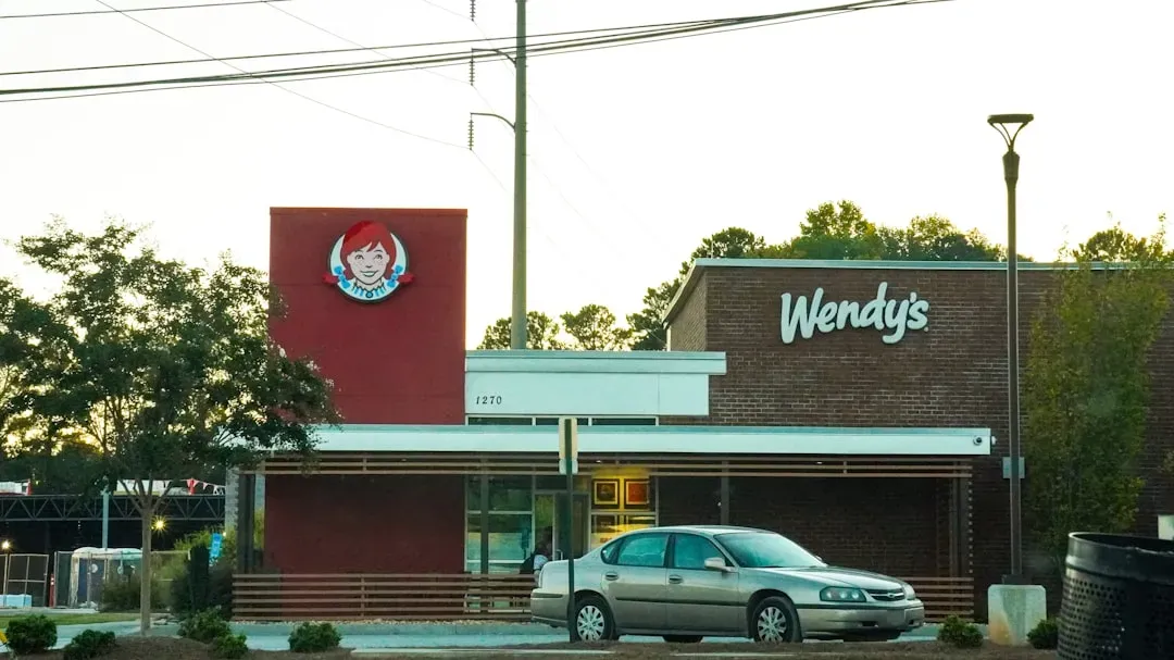 3. Wendy's "Where's the Beef?" - Three Words That Broke the Internet Before the Internet Existed (Image Credits: Unsplash)