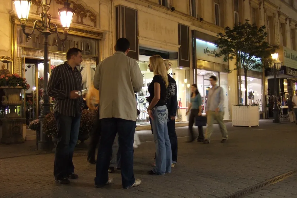 The Psychology Behind It: Why Smart People Fall For This (Image Credits: Wikimedia)