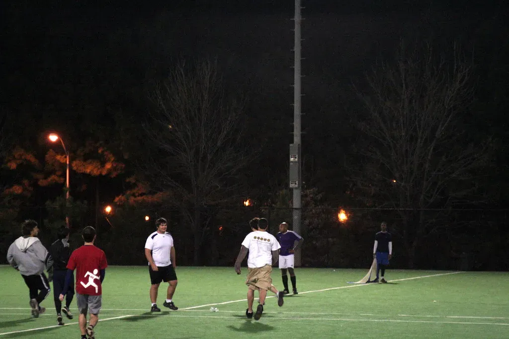 Friday Night Lights (hectorir, Flickr, CC BY 2.0)
