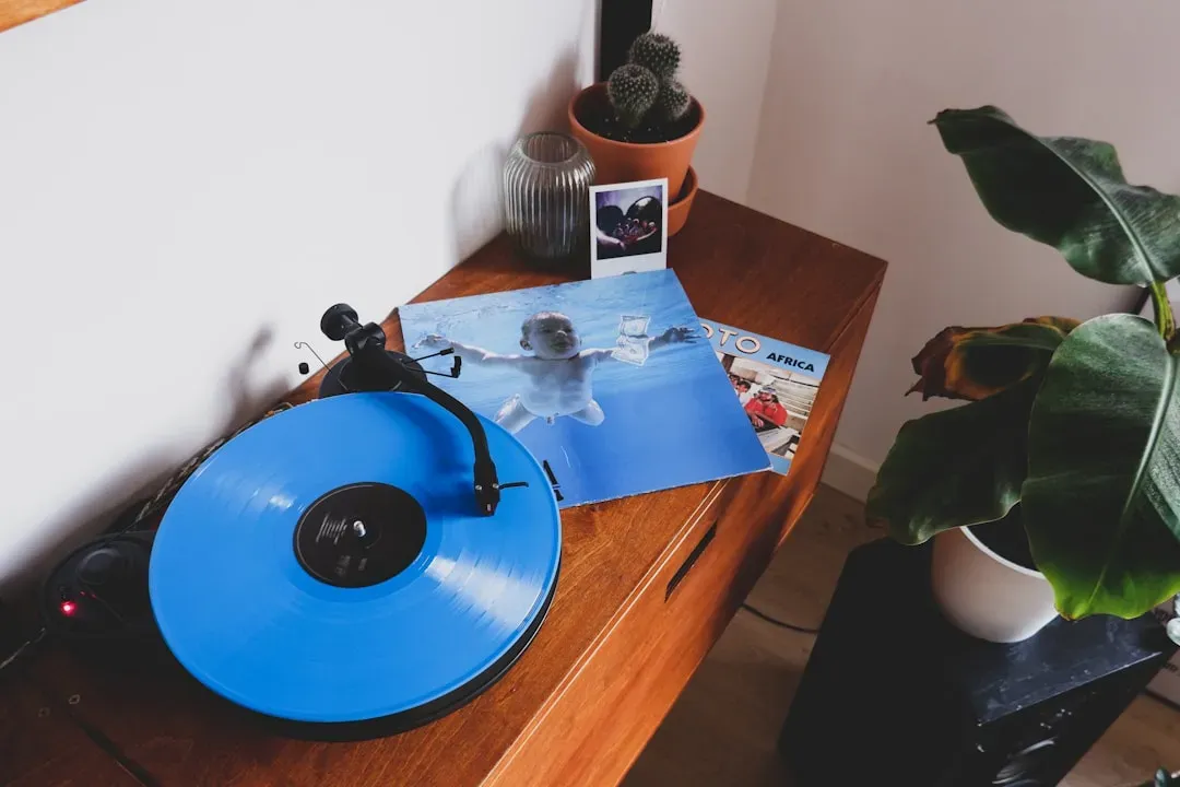 Geffen's DGC imprint signs Nirvana (Image Credits: Unsplash)