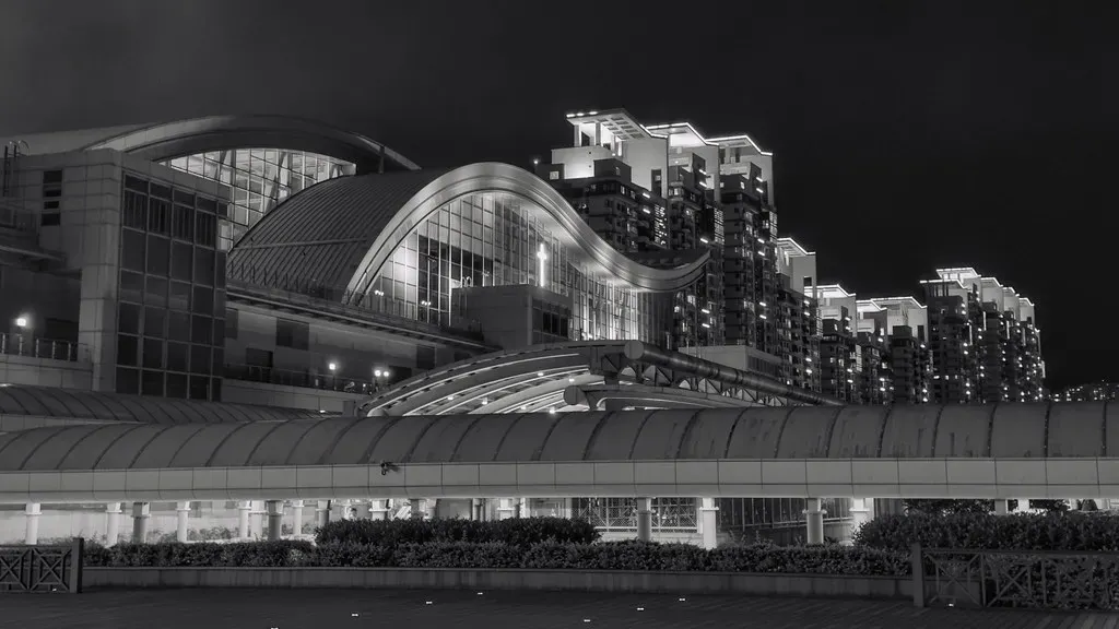 The Bigger Picture: What Does Luxury Actually Mean? (midnightbreakfastcafe, Flickr, CC BY 2.0)