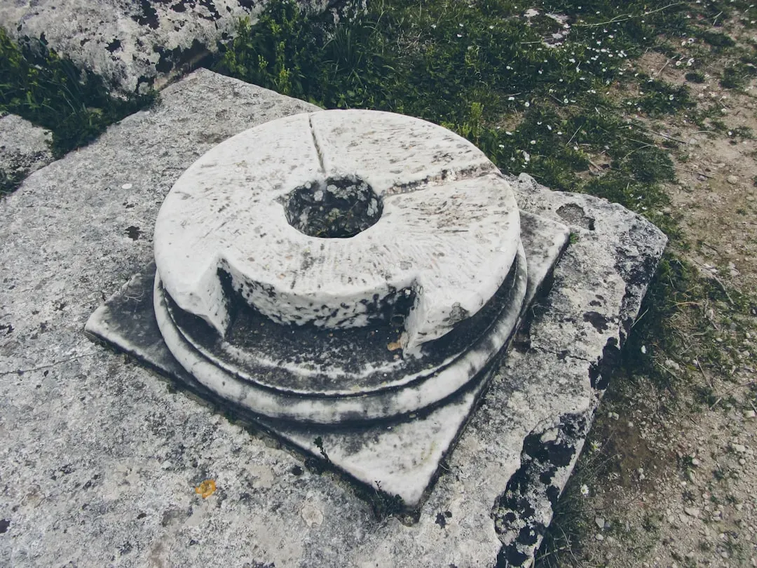 Ancient Seismoscope: China's Earthquake Detector From 132 CE (Image Credits: Unsplash)