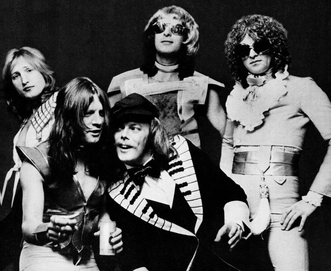 Mott the Hoople (Billboard, page 5, 29 June 1974, Public domain)