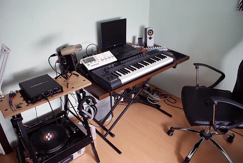 Record a Demo and Let the Song Breathe (originally posted to Flickr as Studio1, CC BY-SA 2.0)