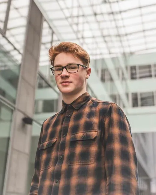 Alex D. Linz - Home Alone's Replacement Star Who Stepped Quietly Away (Image Credits: Pexels)