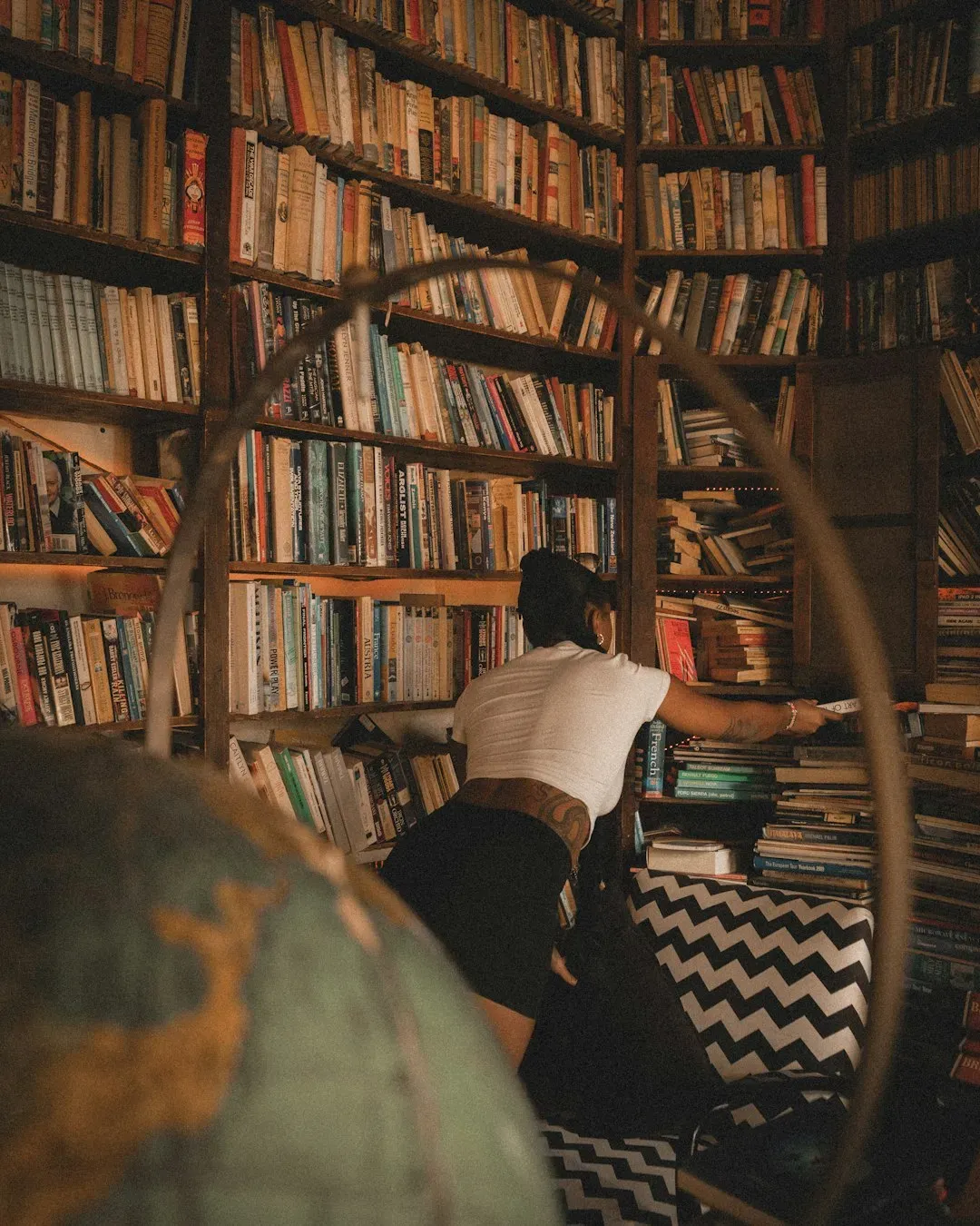 Books Set in Places That Now Live Rent-Free in Your Imagination (Image Credits: Unsplash)