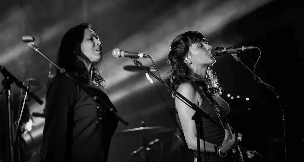 2. The Breeders – Pod (1990) (Image Credits: Flickr)