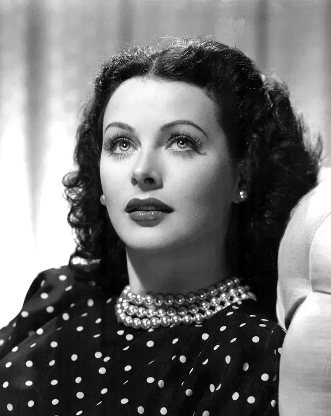 5. Hedy Lamarr - The Hollywood Star Who Invented the Foundations of Wi-Fi (eBay, Public domain)