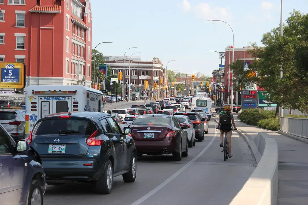 Car Dependency and Commute Realities Nobody Talks About Enough (Image Credits: Flickr)