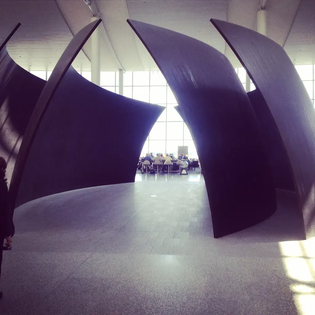 Richard Serra's Equal-Parallel/Guernica-Bengasi: A 38-Ton Vanishing Act (jamesonf, Flickr, CC BY 2.0)