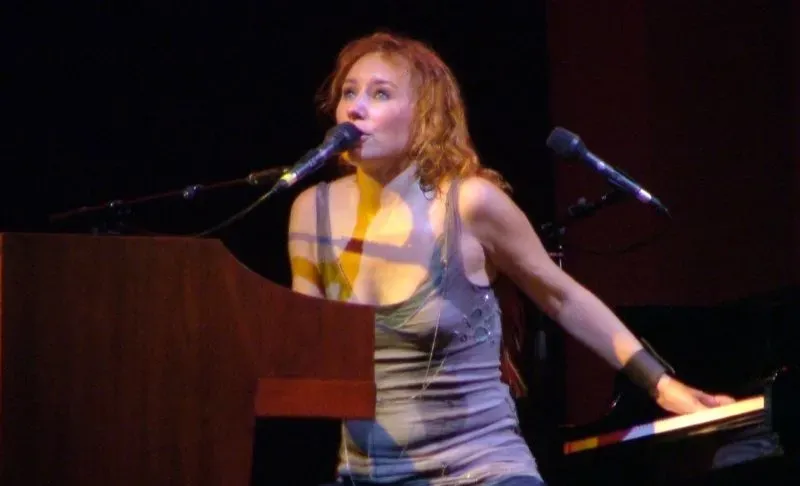 Tori Amos (Image Credits: Wikimedia)