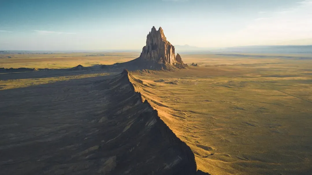 3. No Country for Old Men (2007) and a voice before a face (Image Credits: Unsplash)