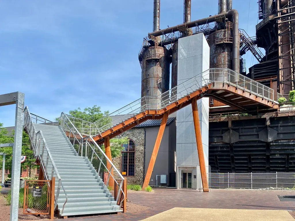 The Locals Market: A Different Kind of Gambling Scene (w_lemay, Flickr, CC BY-SA 2.0)