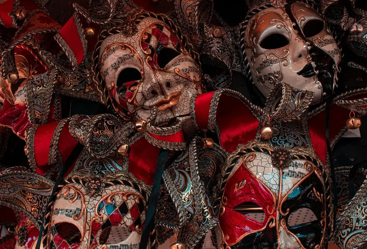 First Friday: The Heartbeat of the Scene (Image Credits: Pixabay)