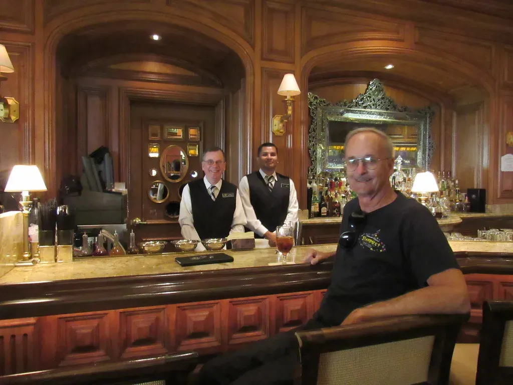 How to Make the Most of Reverse Happy Hour on the Strip (Image Credits: Flickr)