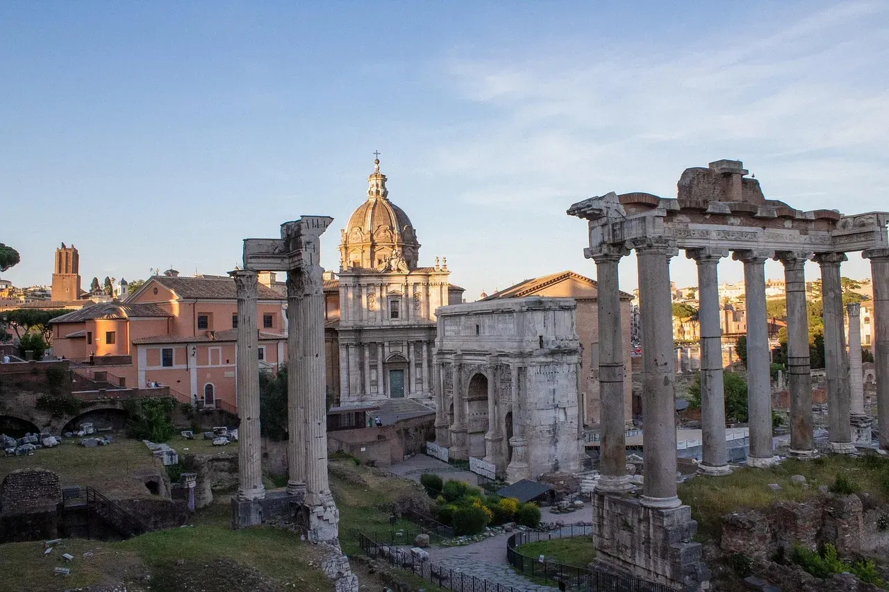 The Roman Forum: Heart of Ancient Rome (Image Credits: Pixabay)
