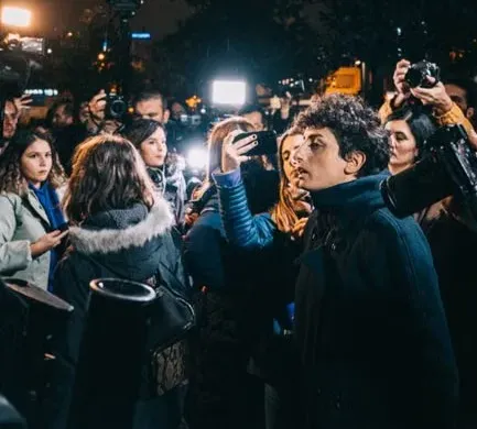 3. Attending Every Press Junket and Promotional Event (Image Credits: Pexels)